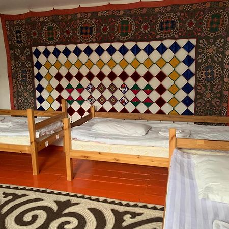 Naryn Guest House Buitenkant foto