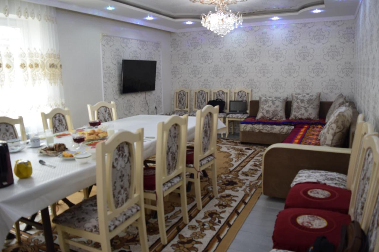 Naryn Guest House Buitenkant foto