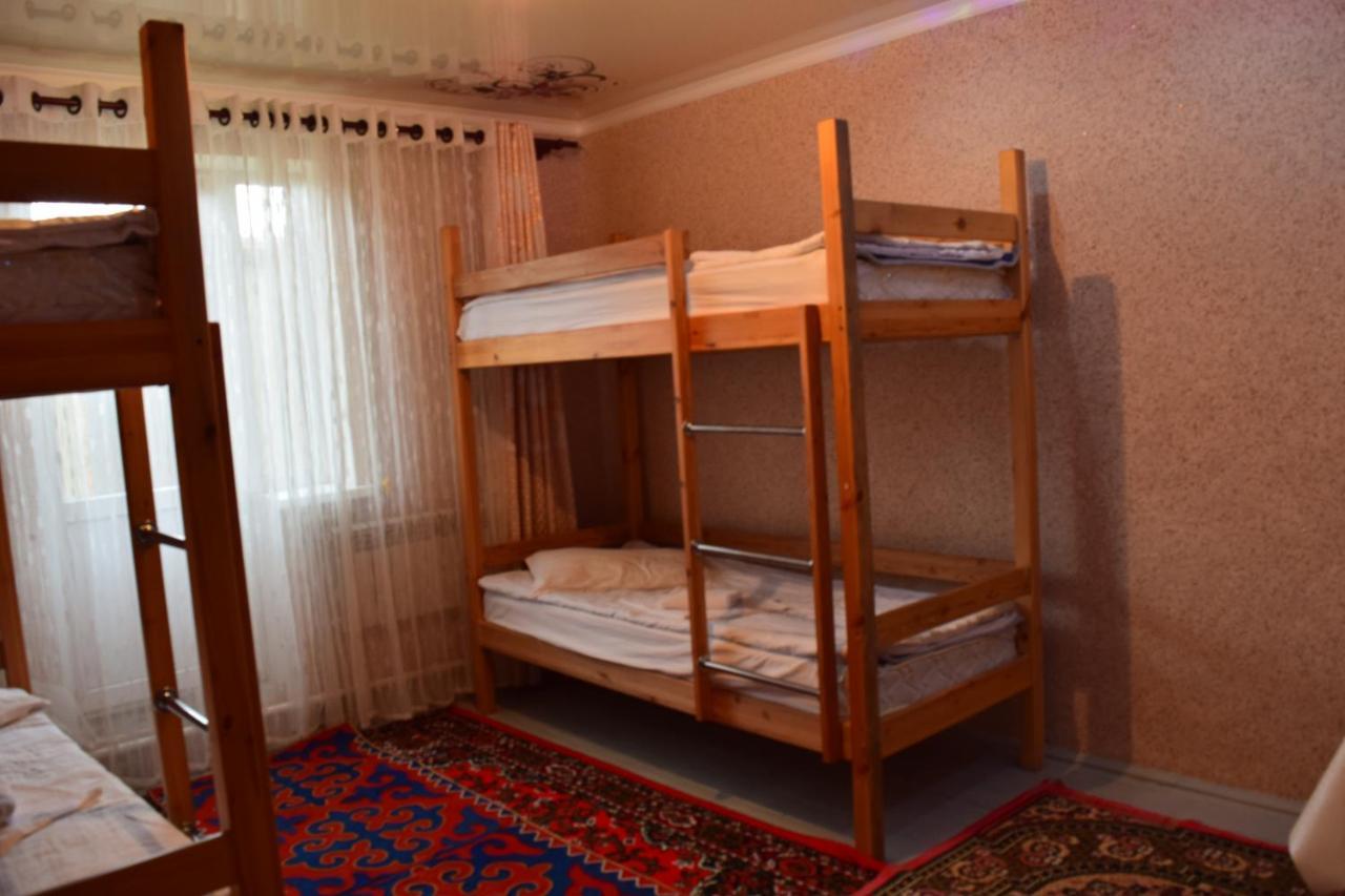 Naryn Guest House Buitenkant foto