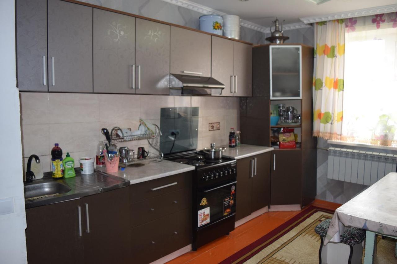 Naryn Guest House Buitenkant foto