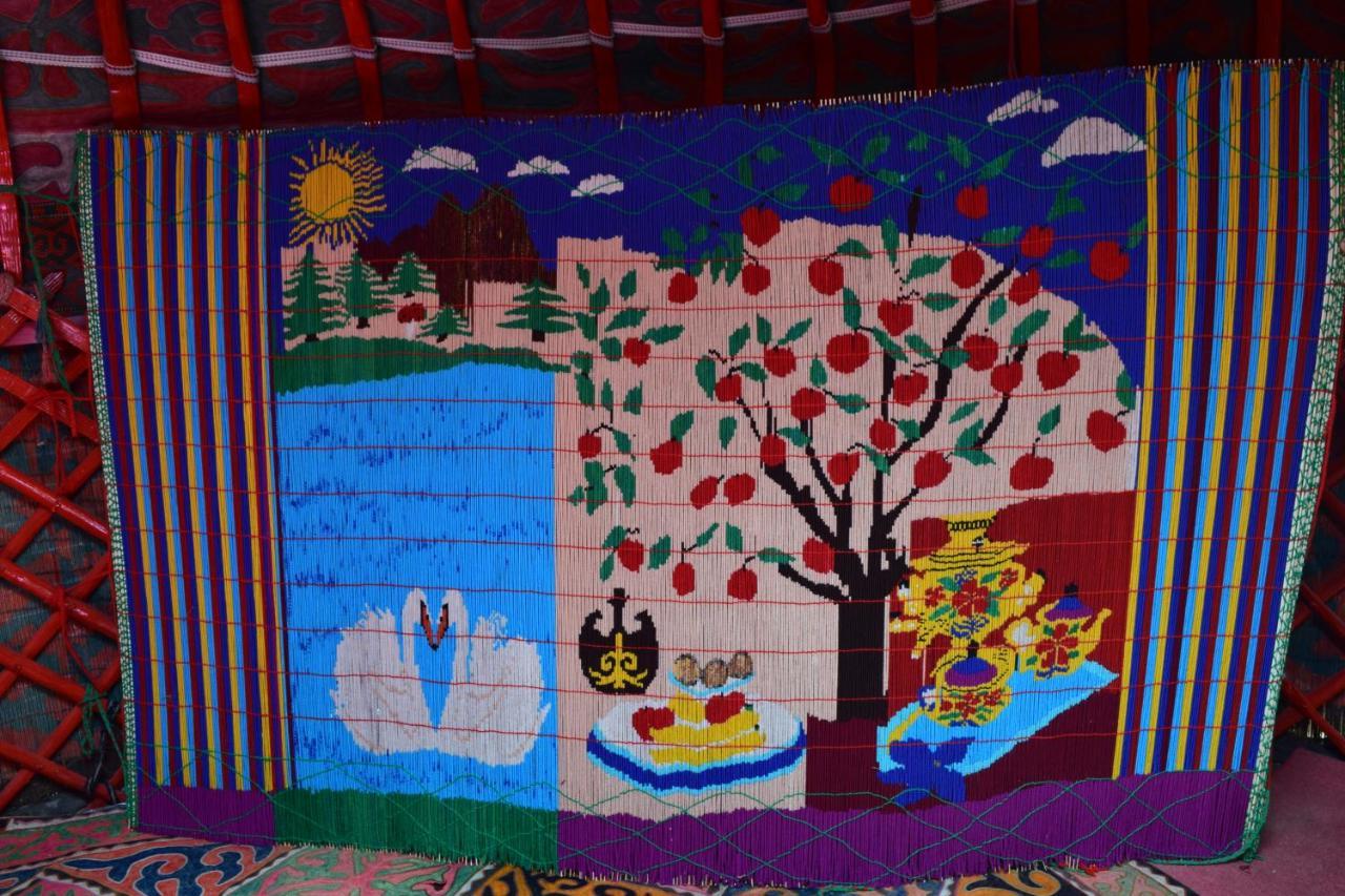 Naryn Guest House Buitenkant foto