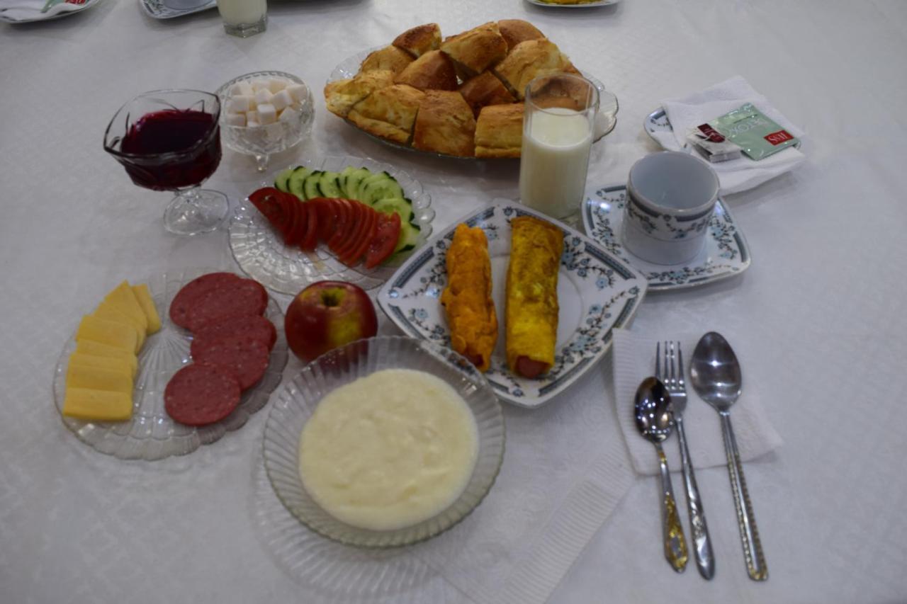 Naryn Guest House Buitenkant foto