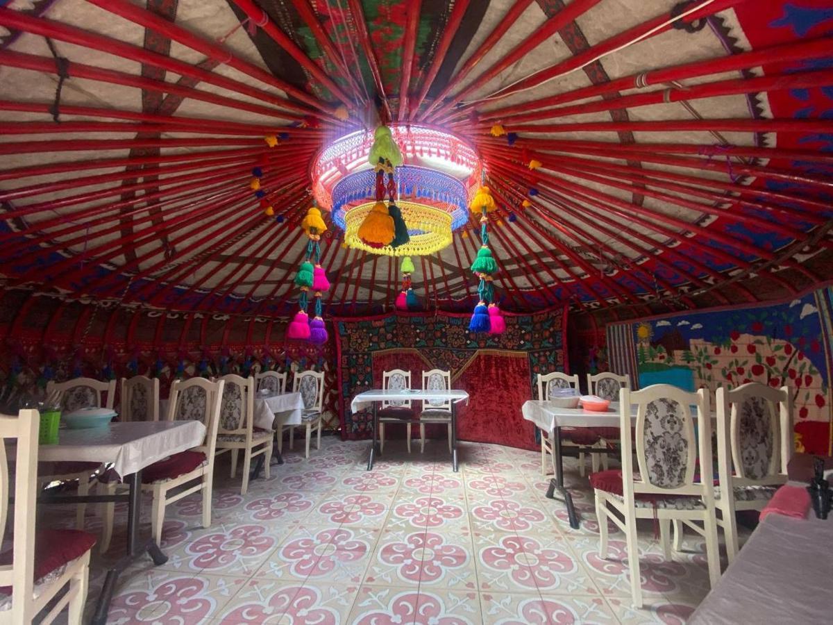 Naryn Guest House Buitenkant foto