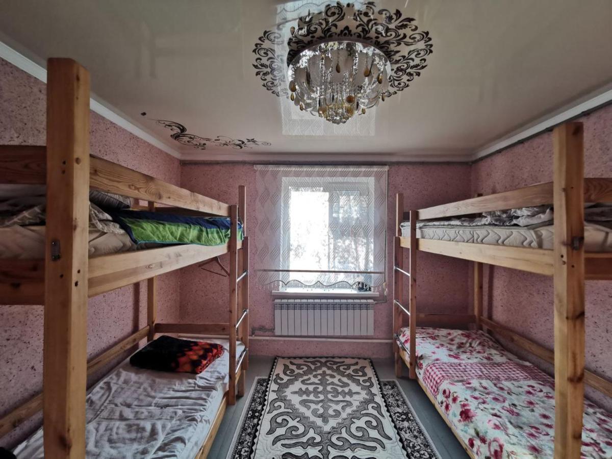Naryn Guest House Buitenkant foto