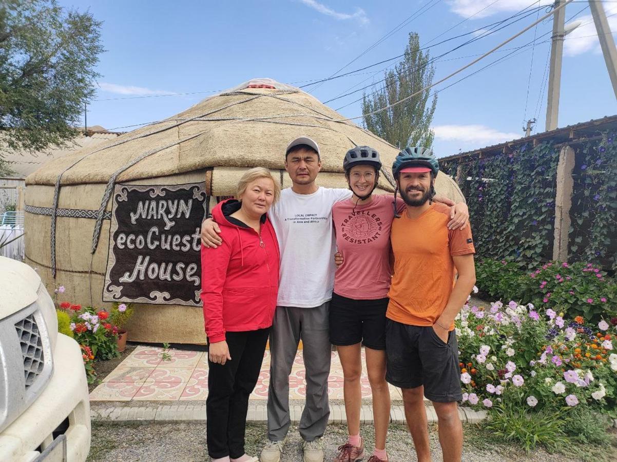 Naryn Guest House Buitenkant foto