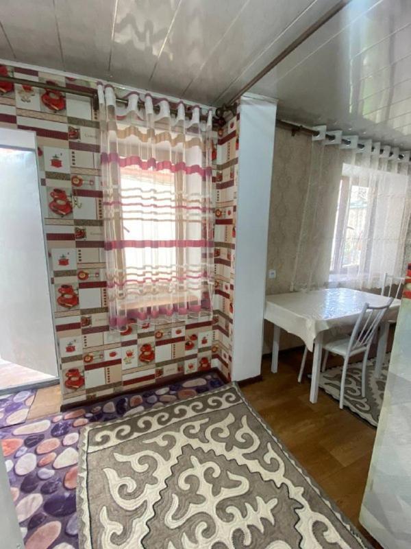 Naryn Guest House Buitenkant foto