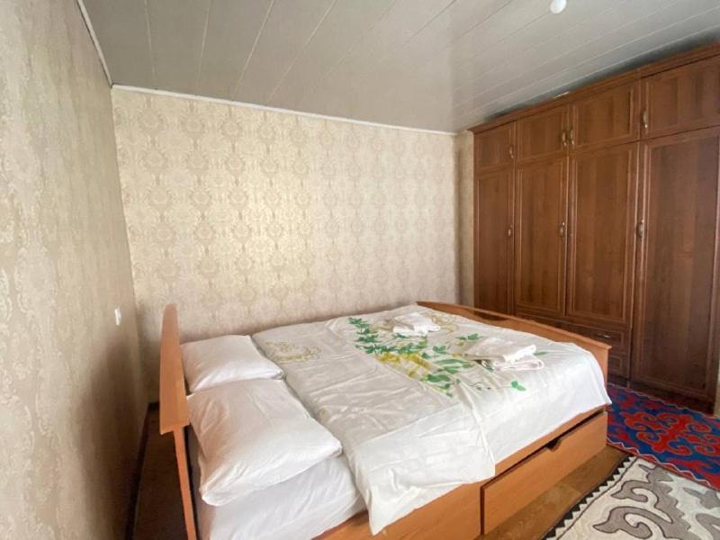 Naryn Guest House Buitenkant foto