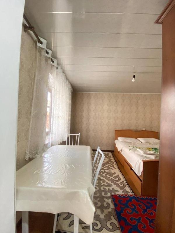 Naryn Guest House Buitenkant foto